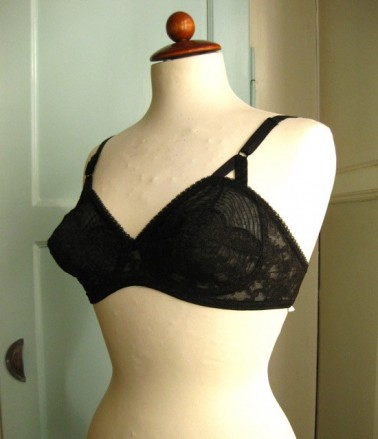 1950s Vassarette lace bullet bra