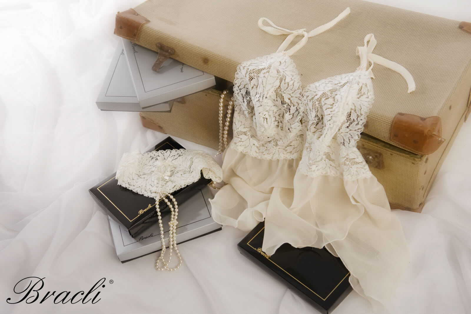 Bracli+Reviews Boxes ivory | The Lingerie Addict | Lingerie For Who You Are