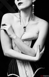 Victoria Dagger in a Blooddrop corset, as photographed by IGP Photo