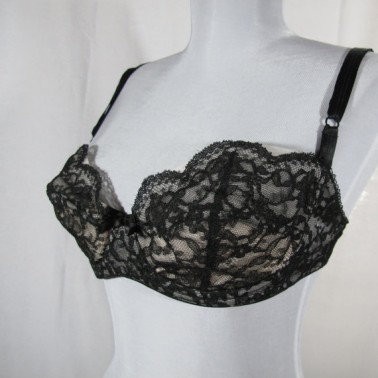Valentines Day Sale Vintage Vassarette Hollywoood -Temptress- bra