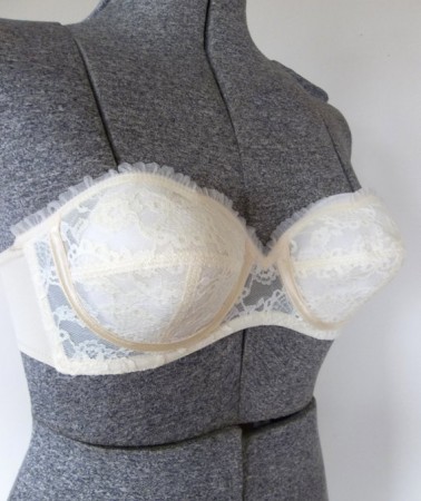 Vintage sheer lace strapless white Isis bra 32 A