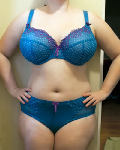 Full Bust Lingerie Review: The Elomi Betty Set in Turquoise