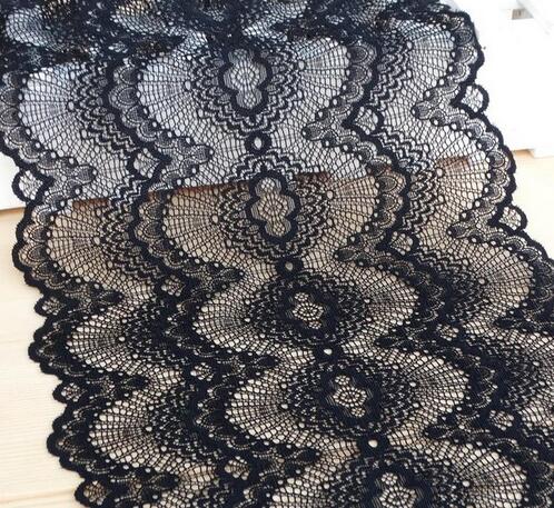 Yardage of fan lace