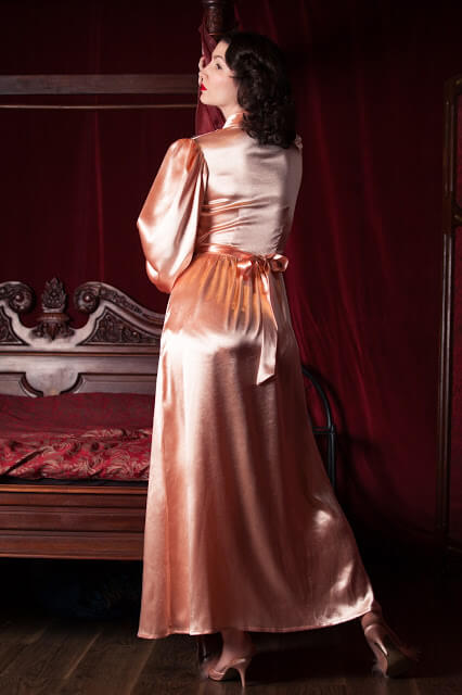 Betty_Blues_Loungerie_Peach_Bettie_Robe_3