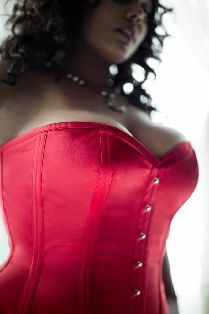 Dark Garden Valentine corset | Model: Allie Diane | Photo © Joel Aron