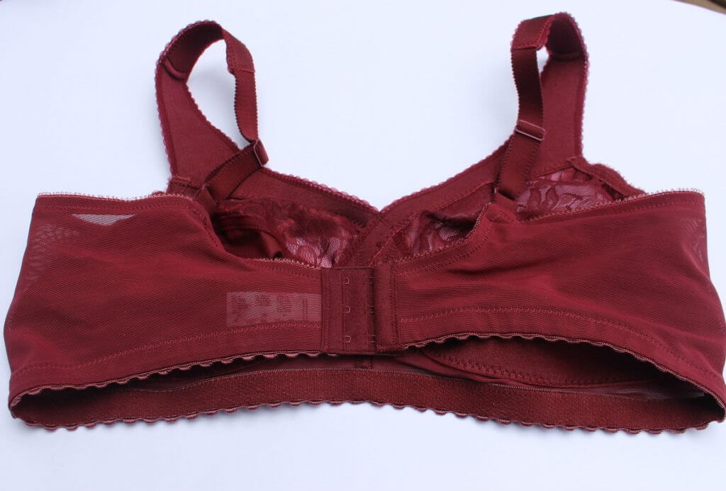 Detail of the the back of the Glamorise Magic Lift Support Wire-Free Bra