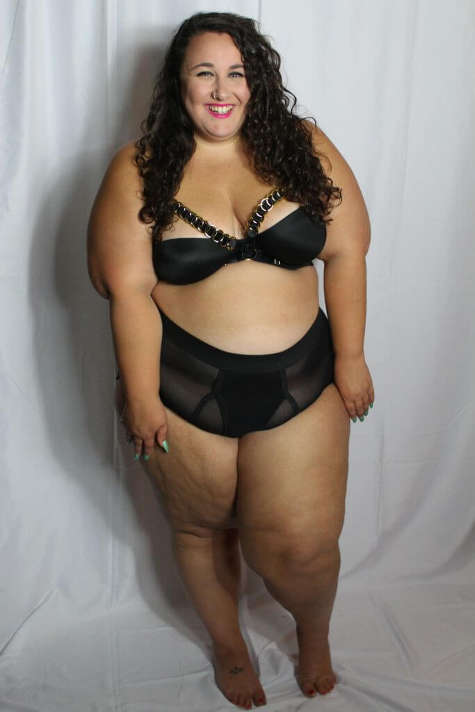 Agashi by Christina O. Lingerie bondage grande taille sur mesure