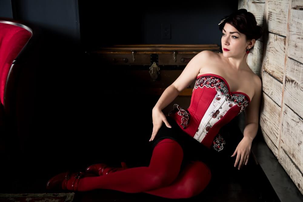 Pop Antique "Valentine" corset in contrasting organic cotton sateens | Model: Victoria Dagger | Photo © John Carey