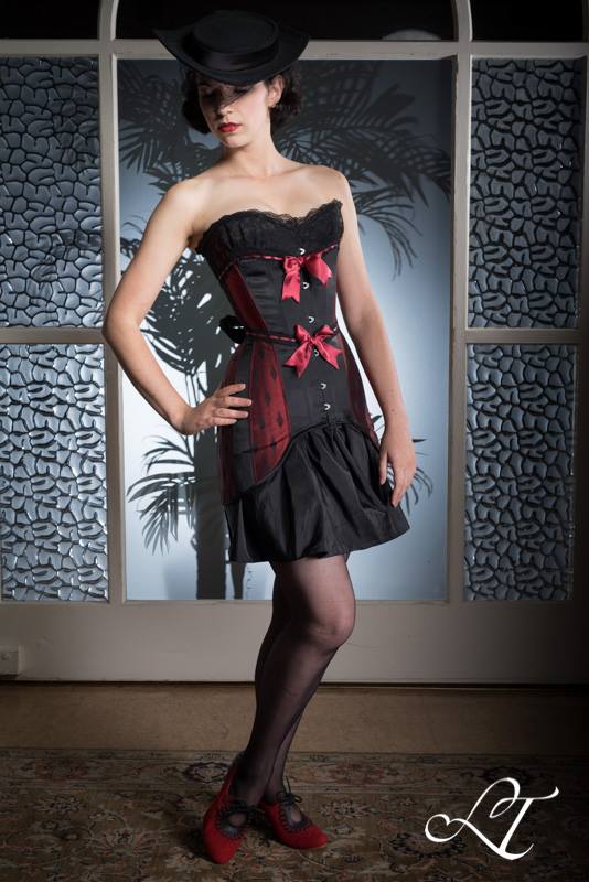 Cocktail corset by Laurie Tavan | Model: Monica Lenk | Photo © Tavan Photography