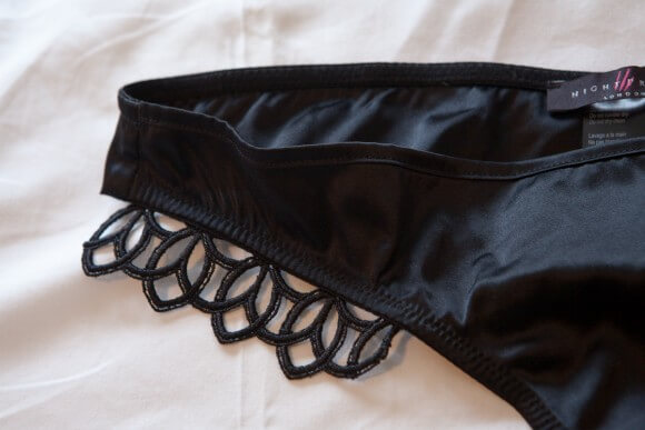 Thong detail