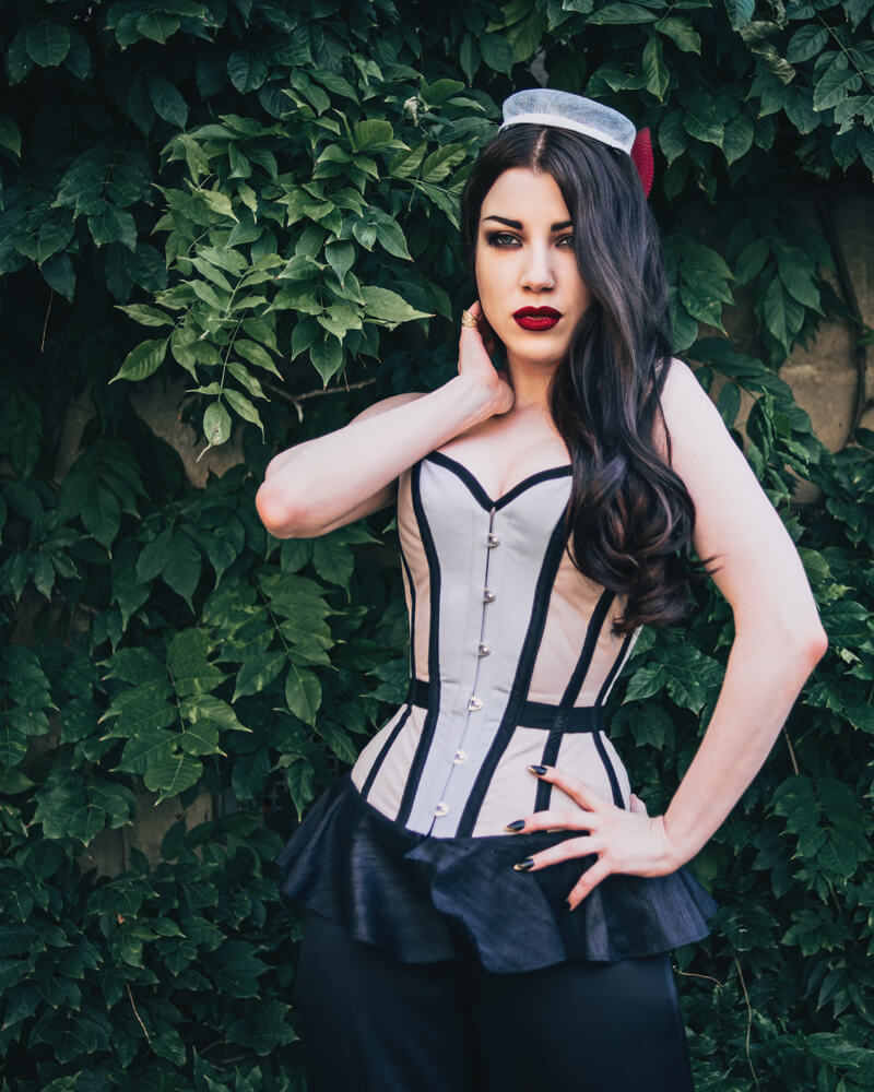 Pop Antique "Valentine" corset | Model: Threnody in Velvet | Photo © Scott Chalmers