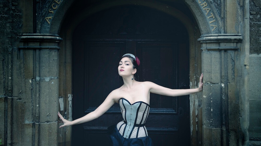 Pop Antique "Valentine" corset | Model: Victoria Dagger | Photo © Sparklewren