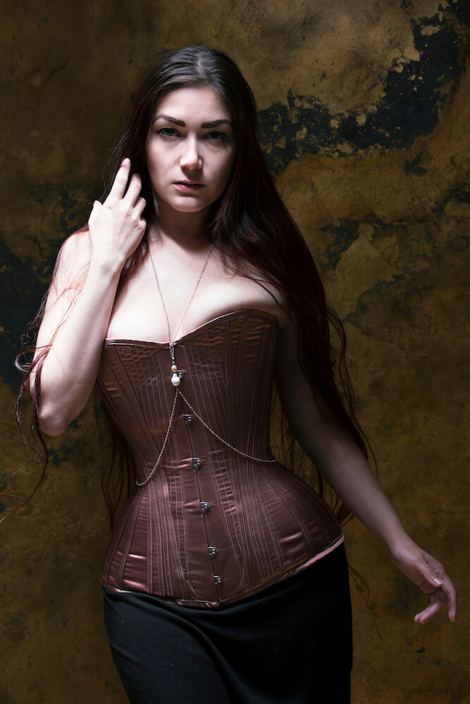 Sparklewren "Rose Gold" single layer silk/cotton sateen corset, sans waist tape | Model: Victoria Dagger | Photo © Sparklewren