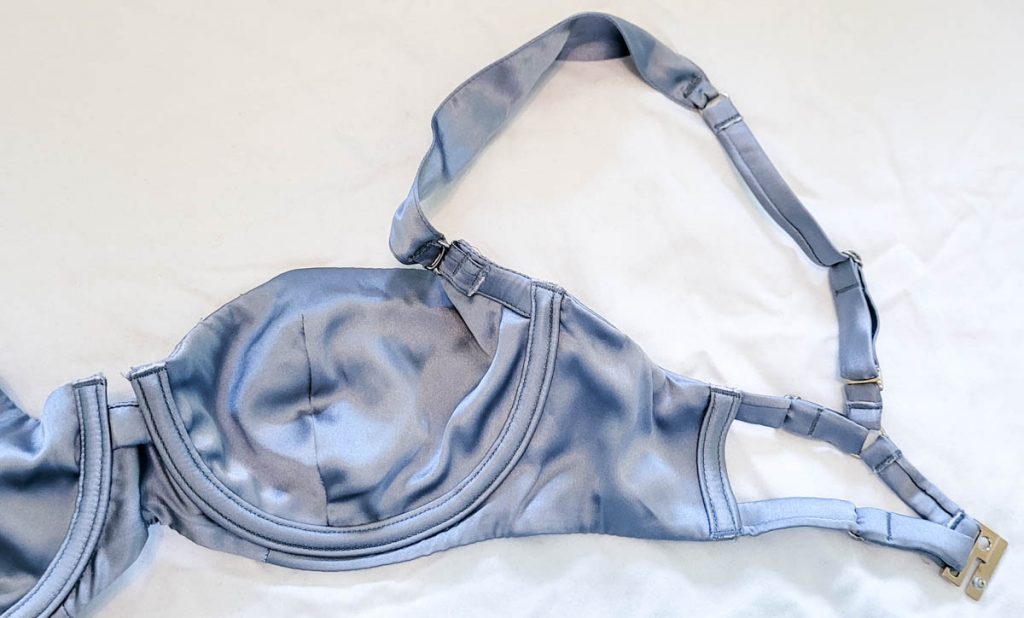 The balconette bra is so well made that it's almost as beautiful on the inside as the outside! Every panel and trim is fully lined in silk. Bra by Fréolic London, photography by K. Laskowska
