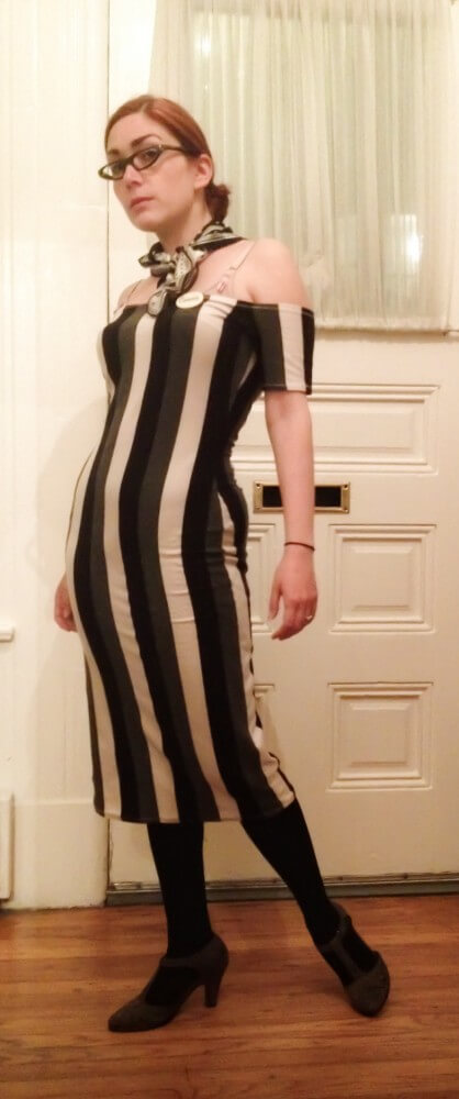 Styling the Wade & Belle "Not Too Tights" with a very fitted jersey dress. The waist lays smooth and doesn't cut in at all, and the legs are a very nicely (and cozily) opaque black.