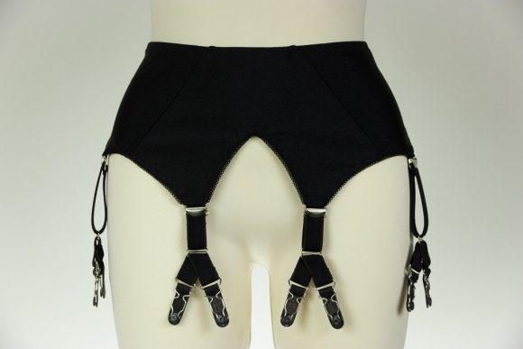 Coco's Retro Closet V Strap Garter Belt