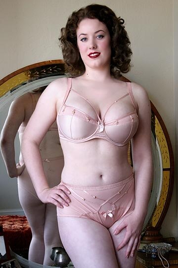 dollhouse_bettie_luxe_zaza_cage_bra