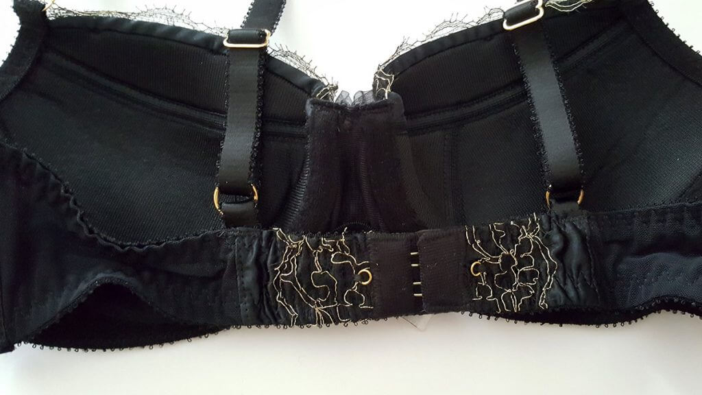 Back detail on the Becca bra by edge o' beyond Photo by K Laskowska