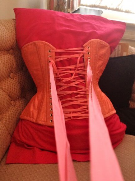 how to adjust corset laces pop antique 6