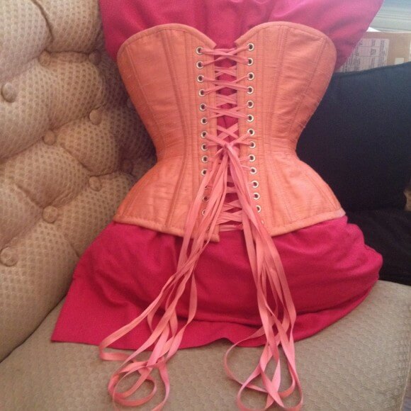 how to adjust corset laces pop antique 9