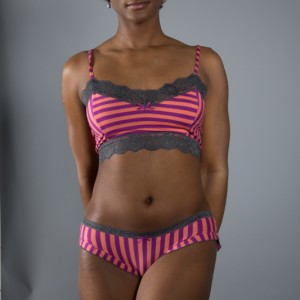 Lingerie Review: Kensie Stretch Knit Bra & Hipster Set