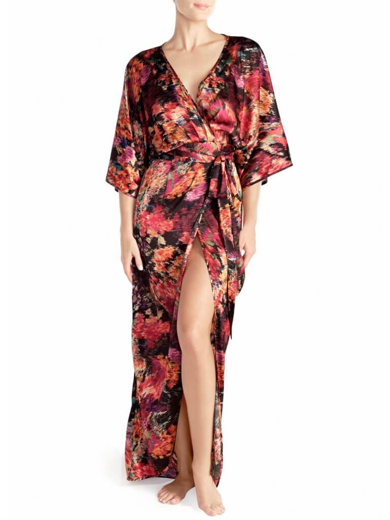 naked princess lila robe