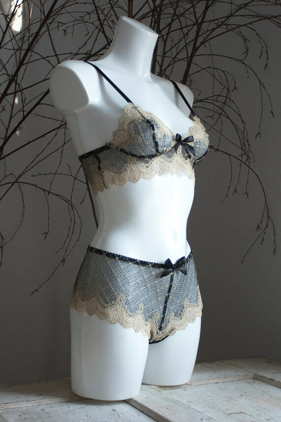 paranoire-lingerie-lace-set-2