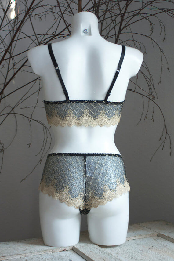 paranoire-lingerie-lace-set-3