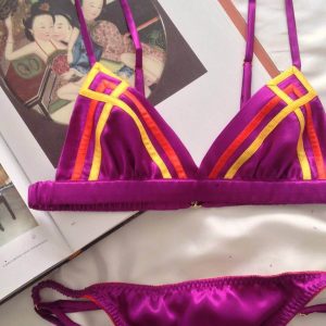 4 Things You Need to Know About Buying Lingerie Internationally