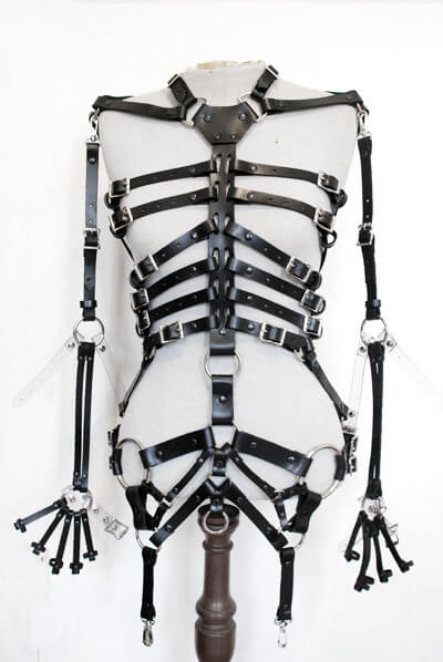 zana_bayne_skeleton_harness